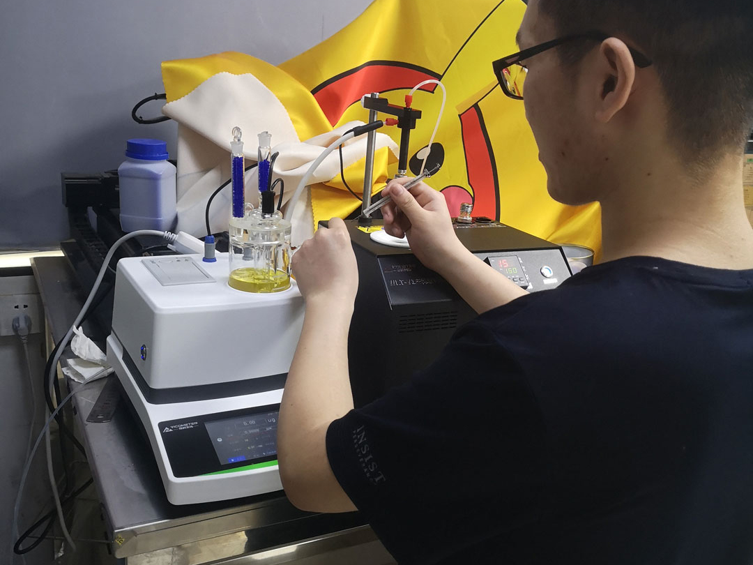 Photos of VicoMeter Karl Fischer Moisture Analyzer at Customer Site