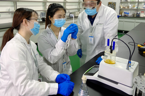 Measuring Sample Moisture with a Karl Fischer Moisture Analyzer